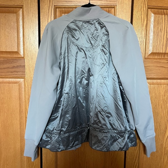 Lululemon jacket - Picture 2 of 3